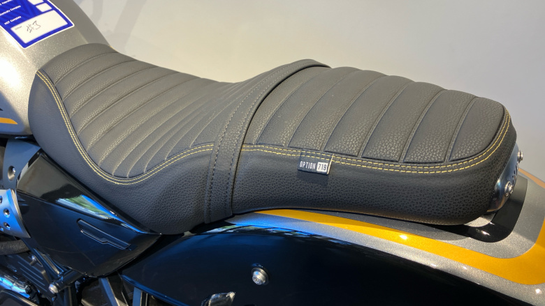 BMW R12 (24MY)